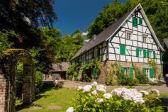 Die Lambertsmühle in Burscheid - typisch bergisch. • © Das Bergische, Dominik Ketz